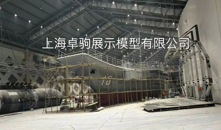 遼寧艦航母仿真1:3米現(xiàn)場(chǎng)施工過程中